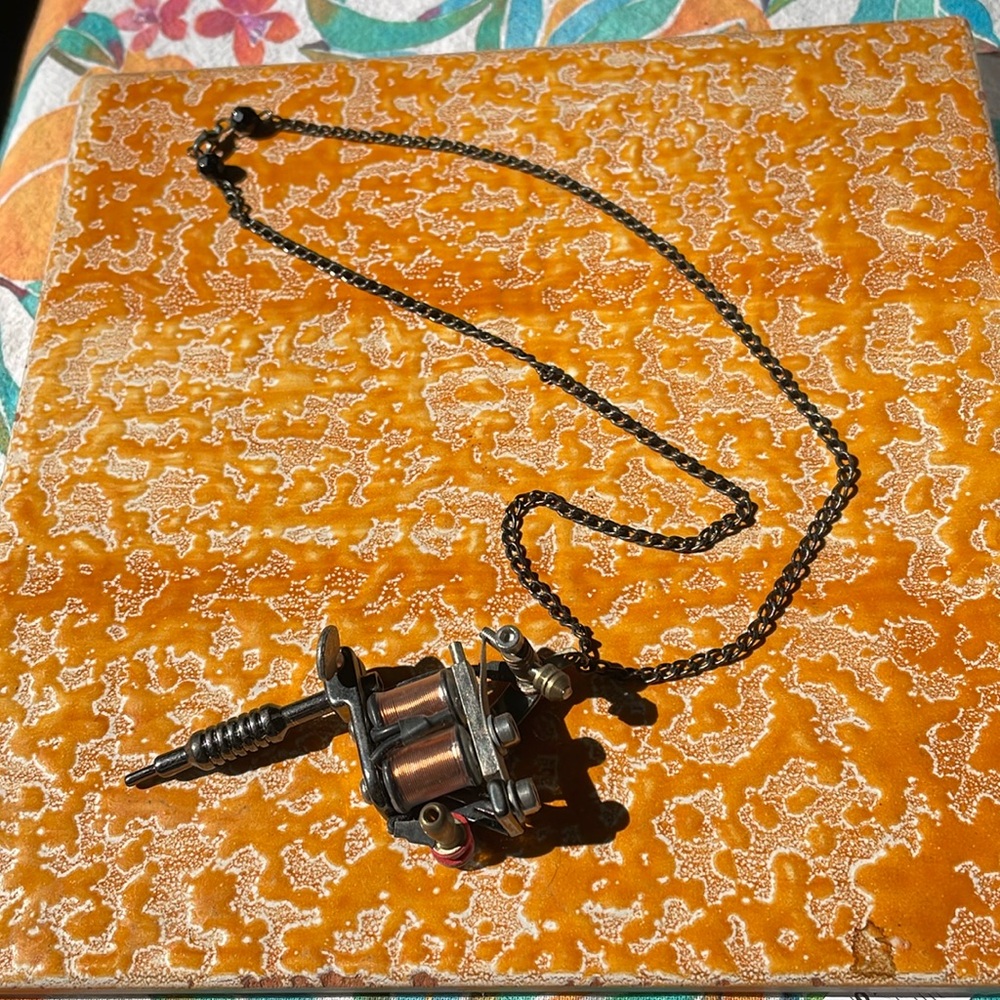 18” gunmetal tattoo machine necklace